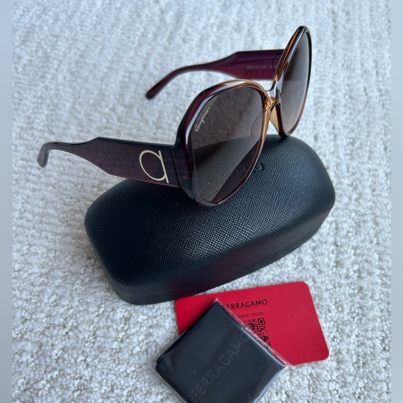 Salvatore Ferragamo Tortoise Shell Sunglasses NEW main image 7